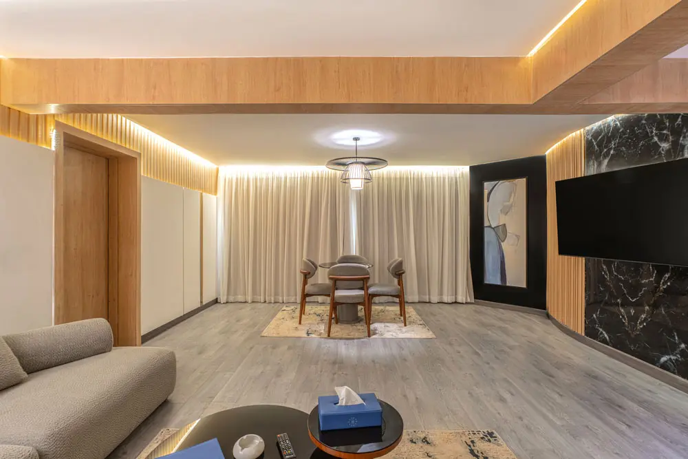 Deluxe Suite